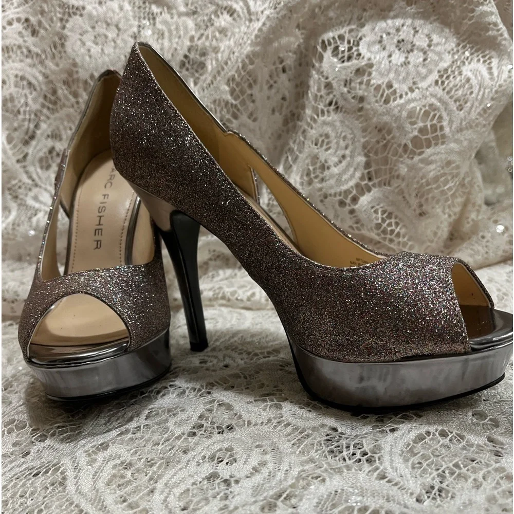 Marc Fisher/women’s Hi-heel platform sparkling dress shoes, size7M, worn once - Picture 6 of 7